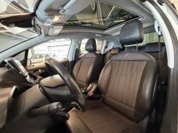 PEUGEOT - 2008 - 2017/2018 - Branca - R$ 65.900,00