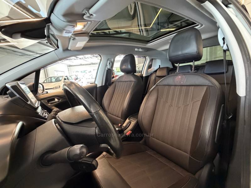PEUGEOT - 2008 - 2017/2018 - Branca - R$ 65.900,00