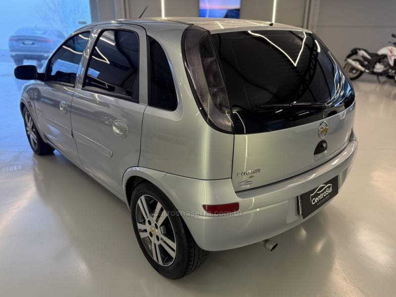 CHEVROLET - CORSA - 2008/2009 - Prata - R$ 32.900,00