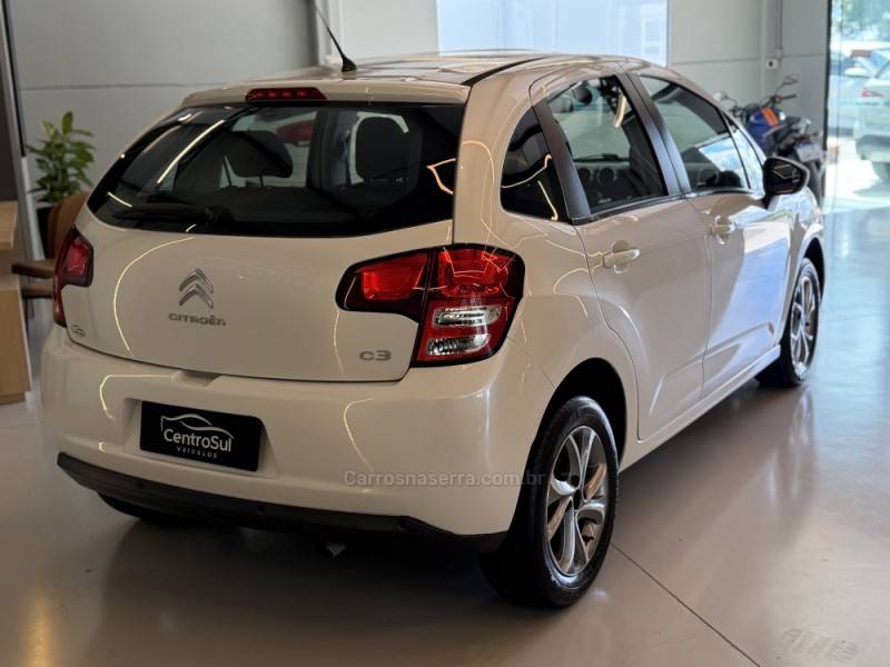 CITROËN - C3 - 2016/2017 - Branca - R$ 46.900,00