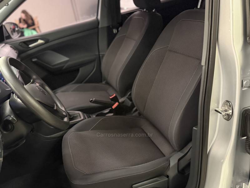 VOLKSWAGEN - T-CROSS - 2022/2023 - Prata - R$ 102.900,00