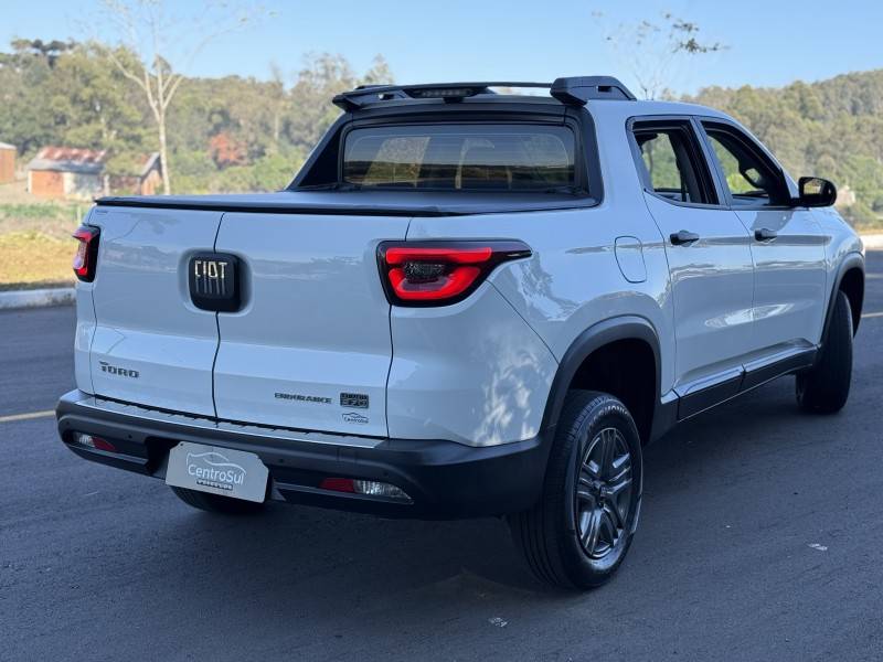 FIAT - TORO - 2022/2023 - Branca - R$ 114.900,00