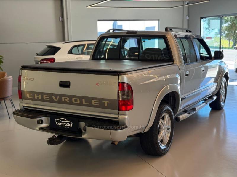 CHEVROLET - S10 - 2006/2006 - Prata - R$ 64.900,00