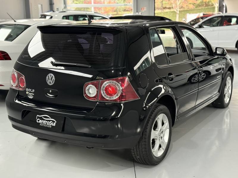 VOLKSWAGEN - GOLF - 2007/2008 - Preta - R$ 47.900,00