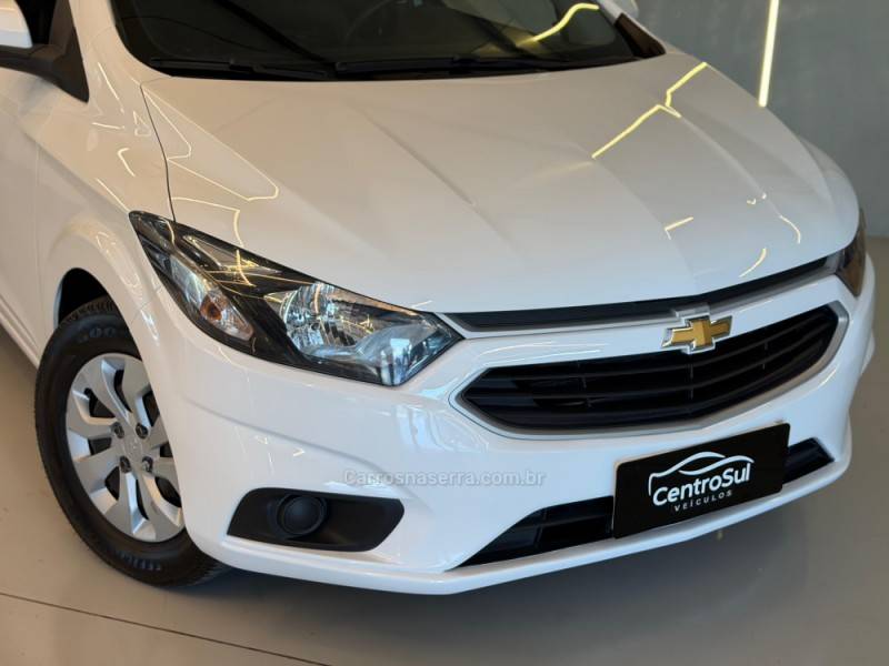 CHEVROLET - ONIX - 2018/2019 - Branca - R$ 57.900,00