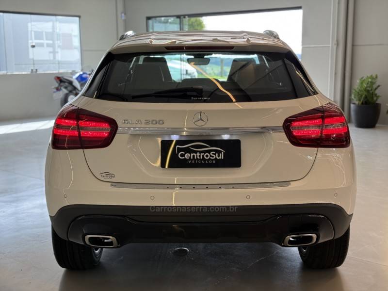 MERCEDES-BENZ - GLA 200 - 2018/2019 - Branca - R$ 133.900,00