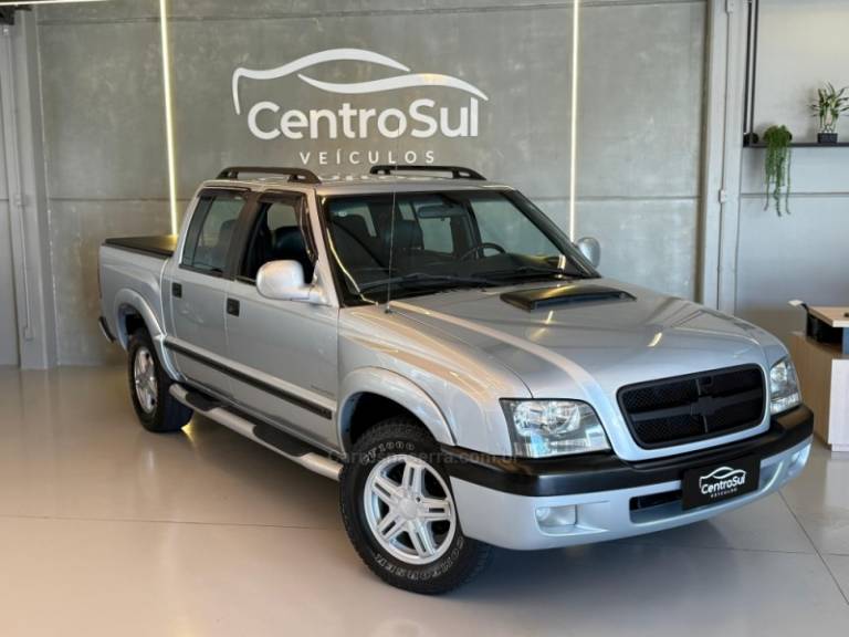 CHEVROLET - S10 - 2006/2006 - Prata - R$ 64.900,00