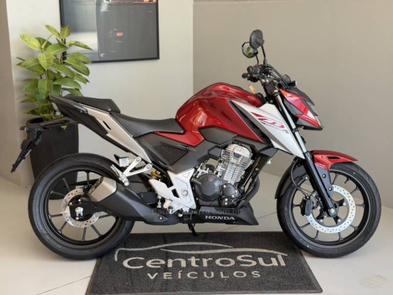 HONDA - CB 300F TWISTER - 2025/2026 - Vermelha - R$ 30.290,00
