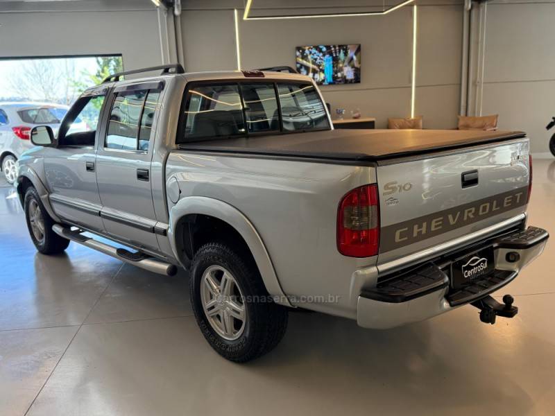 CHEVROLET - S10 - 2006/2006 - Prata - R$ 64.900,00