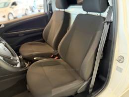 VOLKSWAGEN - SAVEIRO - 2020/2020 - Branca - R$ 81.900,00