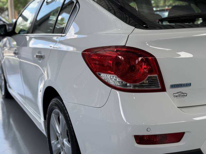 CHEVROLET - CRUZE - 2014/2014 - Branca - R$ 72.990,00