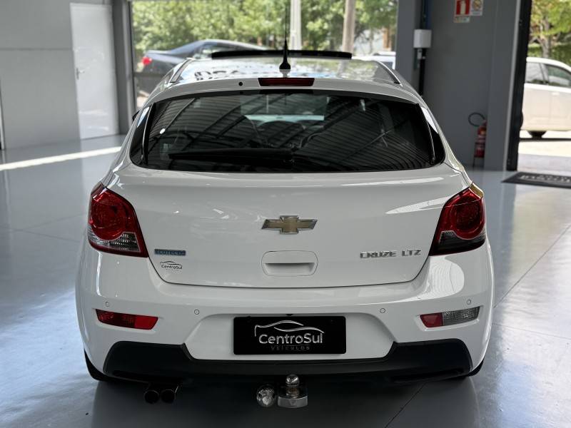 CHEVROLET - CRUZE - 2014/2014 - Branca - R$ 72.990,00