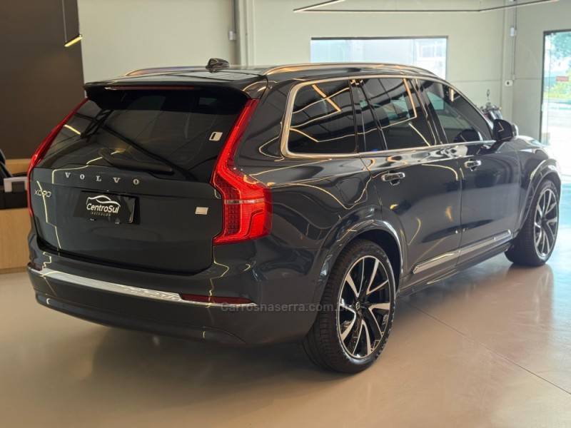 VOLVO - XC90 - 2023/2023 - Azul - R$ 419.900,00