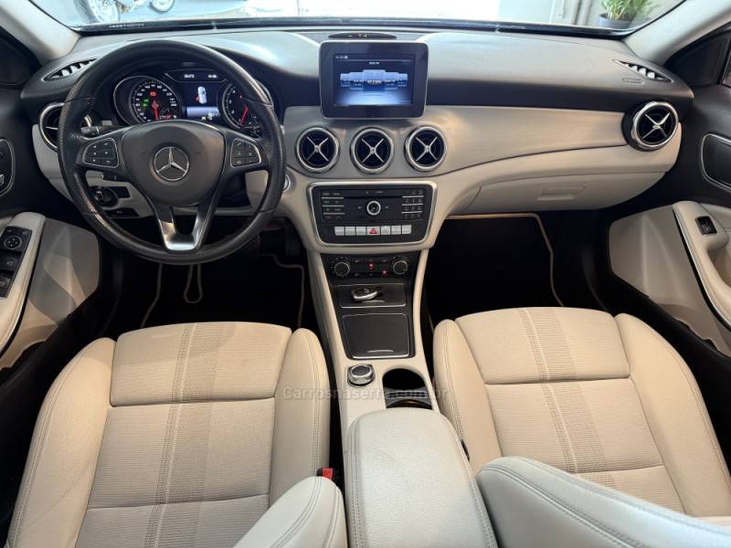 MERCEDES-BENZ - GLA 200 - 2018/2019 - Branca - R$ 133.900,00