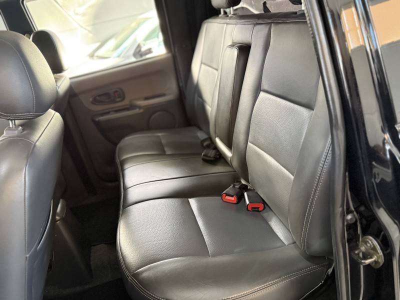 MITSUBISHI - L200 - 2006/2006 - Preta - R$ 59.900,00