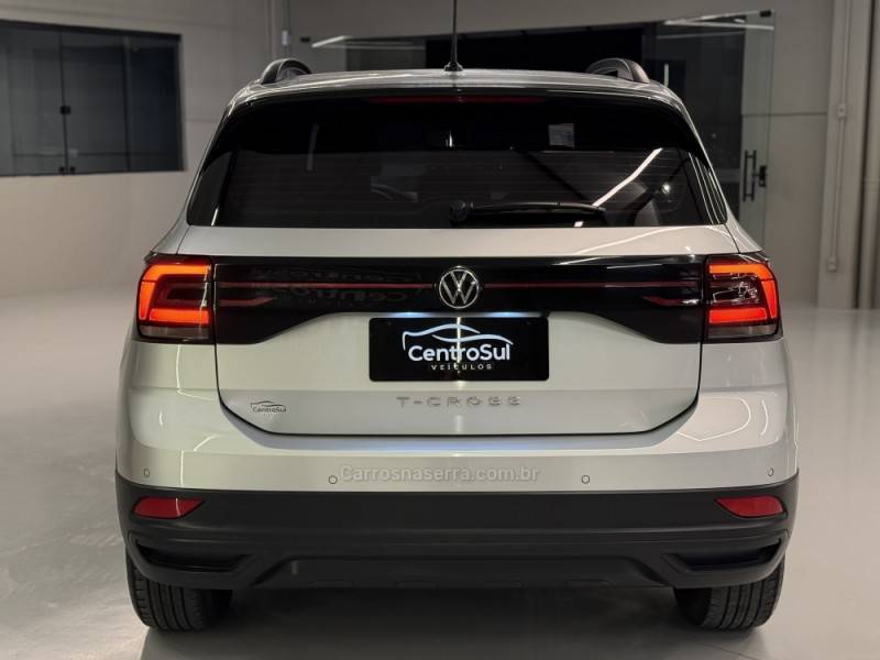 VOLKSWAGEN - T-CROSS - 2022/2023 - Prata - R$ 102.900,00