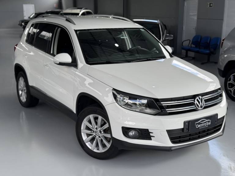 VOLKSWAGEN - TIGUAN - 2013/2013 - Branca - R$ 68.900,00