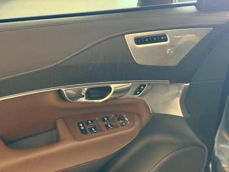 VOLVO - XC90 - 2023/2023 - Azul - R$ 419.900,00