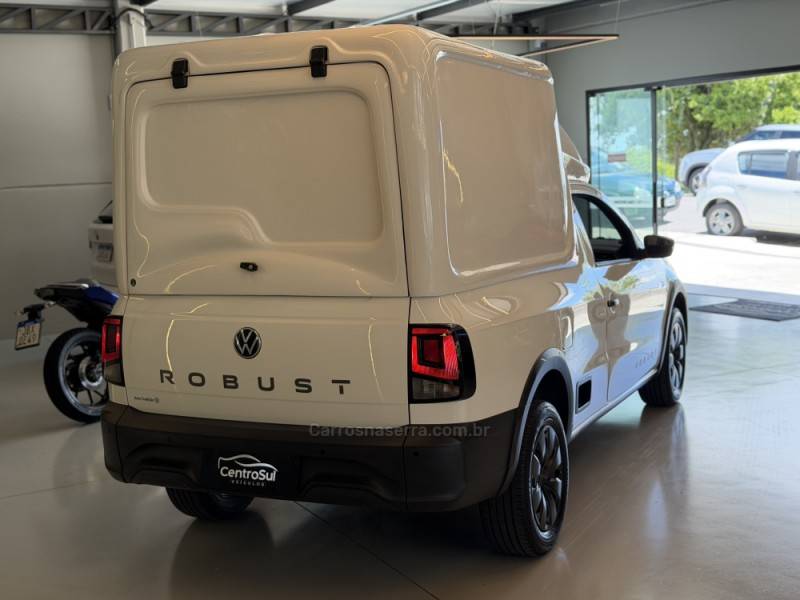 VOLKSWAGEN - SAVEIRO - 2020/2020 - Branca - R$ 81.900,00