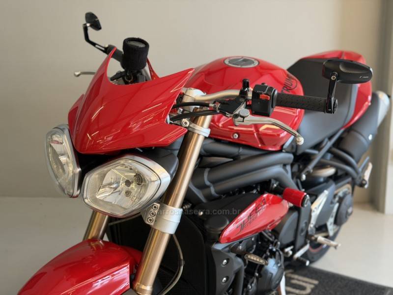 TRIUMPH - SPEED TRIPLE - 2015/2015 - Vermelha - R$ 42.900,00