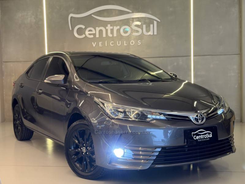 TOYOTA - COROLLA - 2018/2019 - Cinza - R$ 108.900,00
