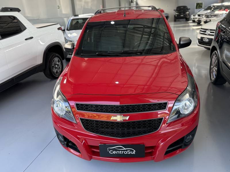 CHEVROLET - MONTANA - 2012/2013 - Vermelha - R$ 45.900,00