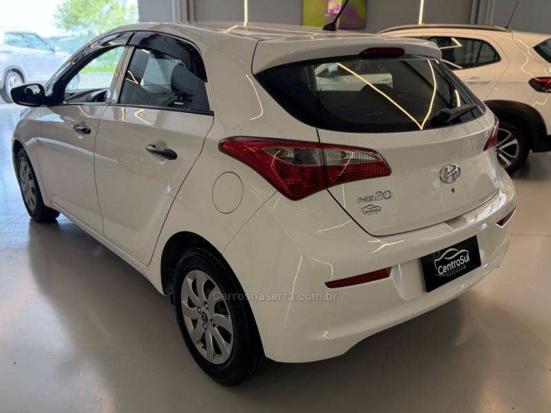 HYUNDAI - HB20 - 2015/2016 - Branca - R$ 50.900,00