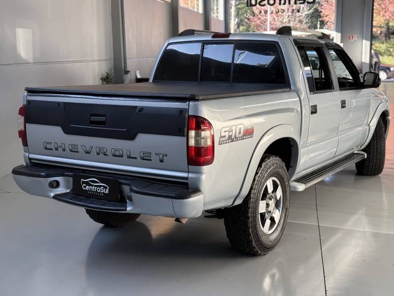 CHEVROLET - S10 - 2010/2010 - Prata - R$ 83.900,00