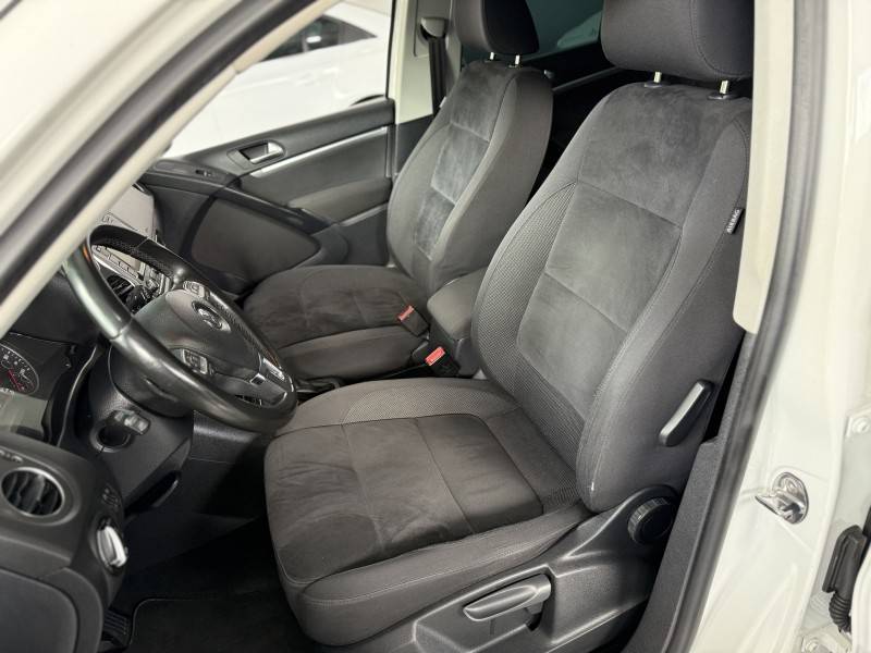 VOLKSWAGEN - TIGUAN - 2013/2013 - Branca - R$ 68.900,00
