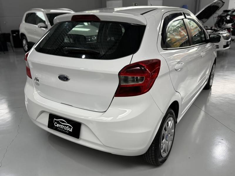 FORD - KA - 2015/2015 - Branca - R$ 41.900,00