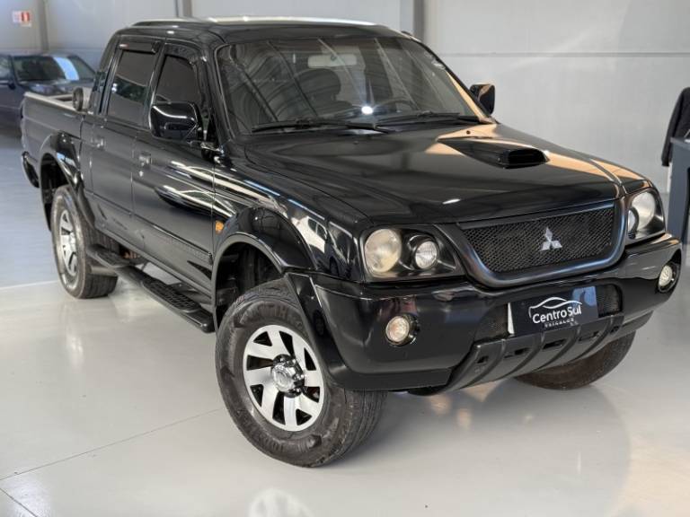 MITSUBISHI - L200 - 2006/2006 - Preta - R$ 59.900,00