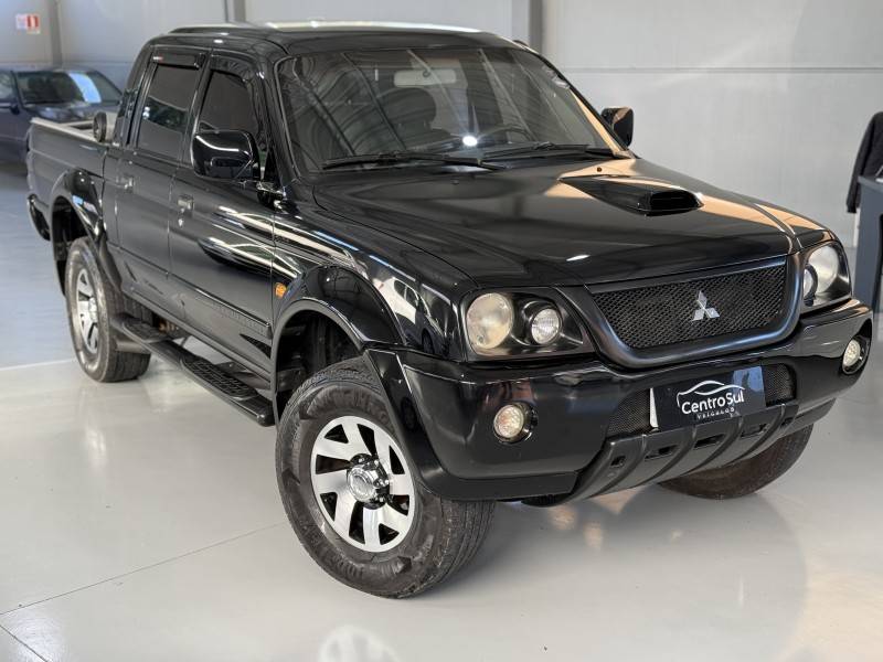 MITSUBISHI - L200 - 2006/2006 - Preta - R$ 59.900,00