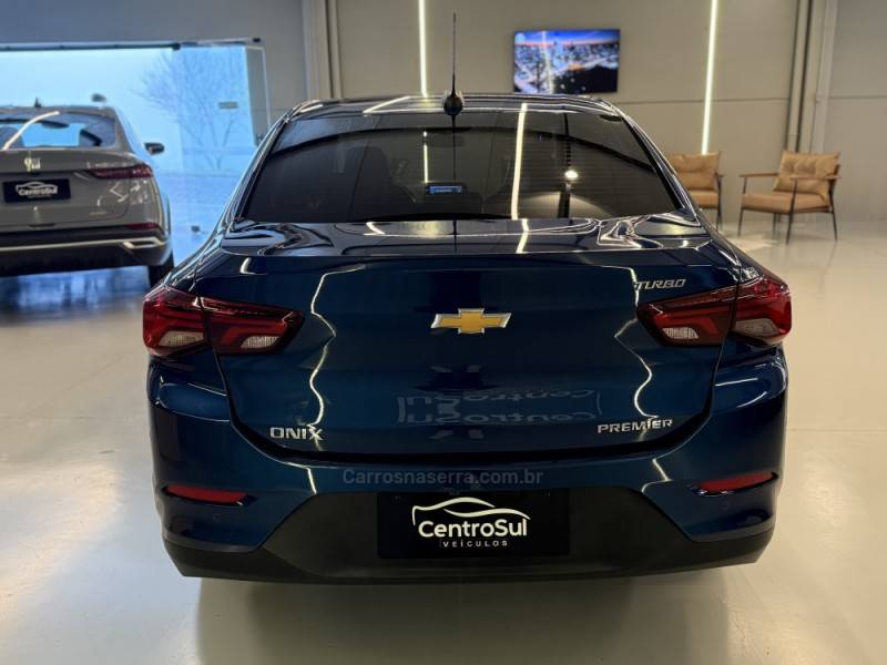 CHEVROLET - ONIX - 2023/2024 - Azul - R$ 105.900,00