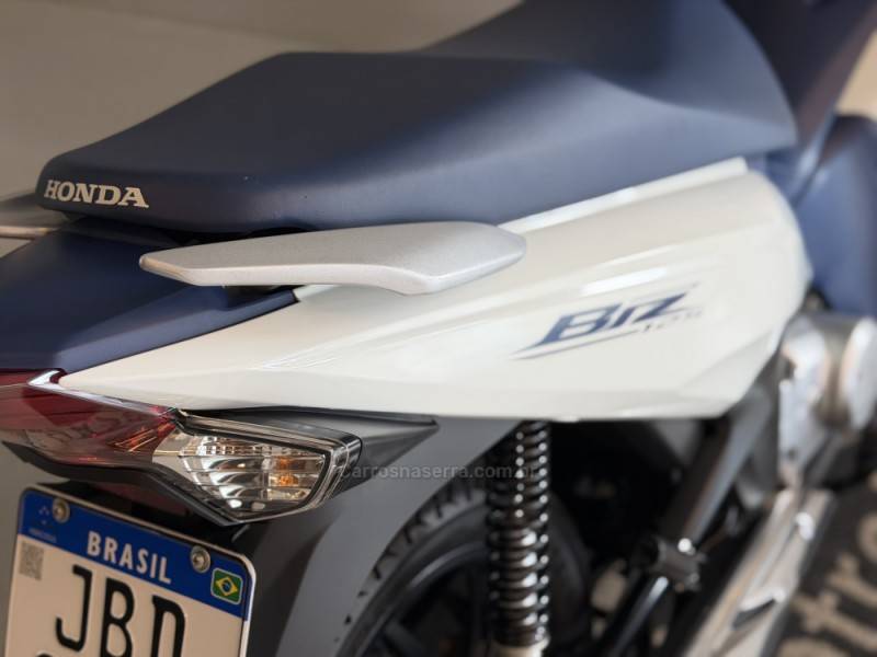 HONDA - BIZ 125 - 2022/2022 - Branca - R$ 17.900,00