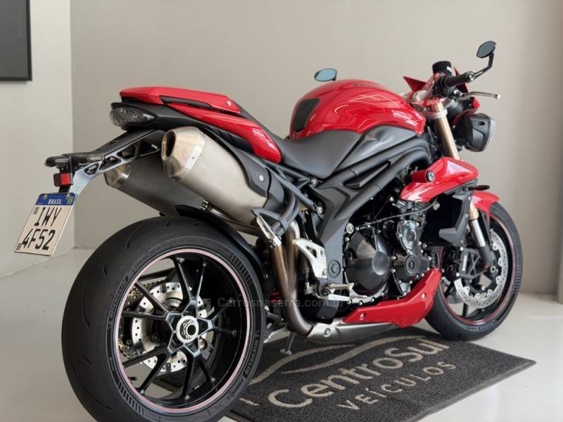 TRIUMPH - SPEED TRIPLE - 2015/2015 - Vermelha - R$ 42.900,00