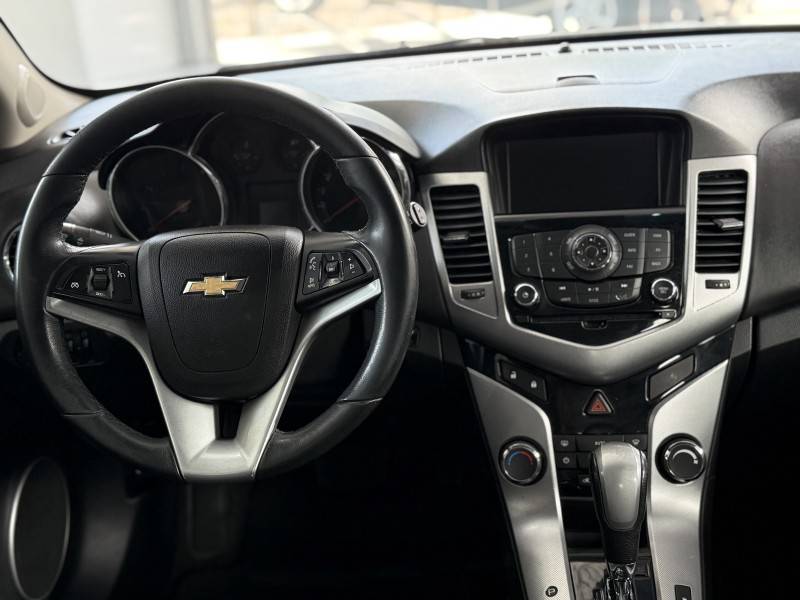 CHEVROLET - CRUZE - 2014/2014 - Branca - R$ 70.900,00