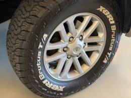 TOYOTA - HILUX - 2014/2014 - Bege - R$ 157.900,00