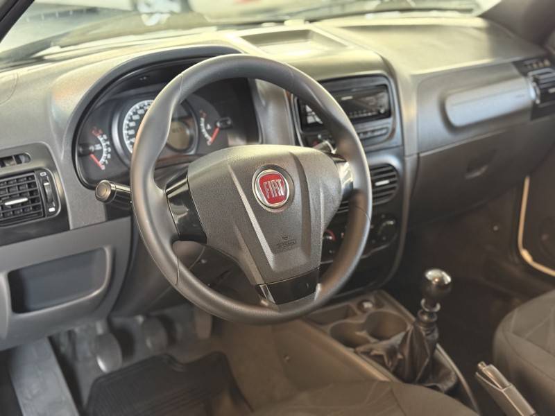 FIAT - STRADA - 2017/2018 - Branca - R$ 54.900,00