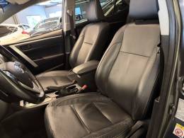 TOYOTA - COROLLA - 2018/2019 - Cinza - R$ 108.900,00