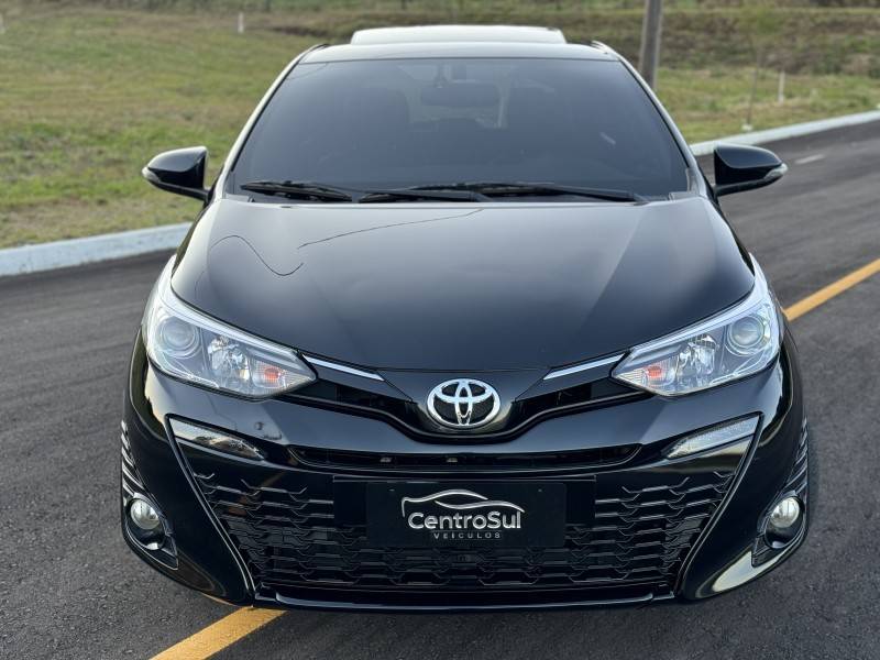 TOYOTA - YARIS - 2018/2019 - Preta - R$ 83.900,00