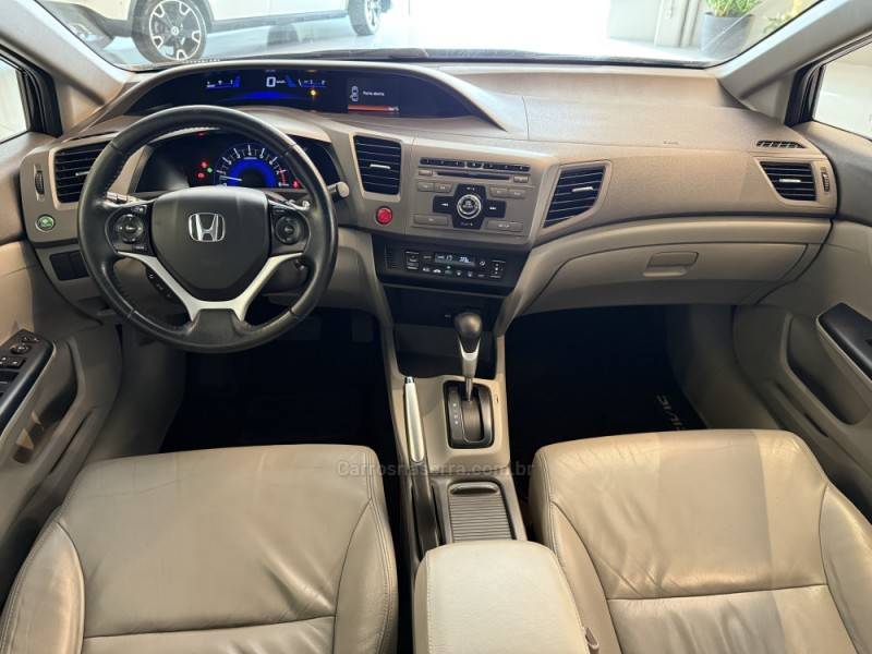 HONDA - CIVIC - 2013/2014 - Preta - R$ 75.900,00