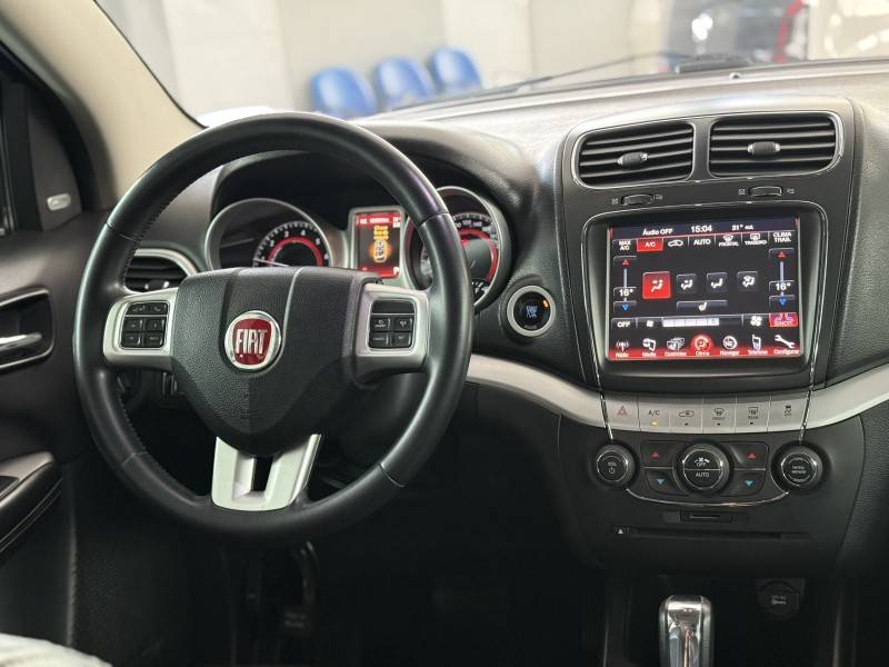 FIAT - FREEMONT - 2014/2014 - Preta - R$ 59.900,00