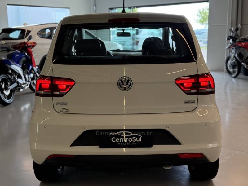 VOLKSWAGEN - FOX - 2016/2016 - Branca - R$ 56.900,00
