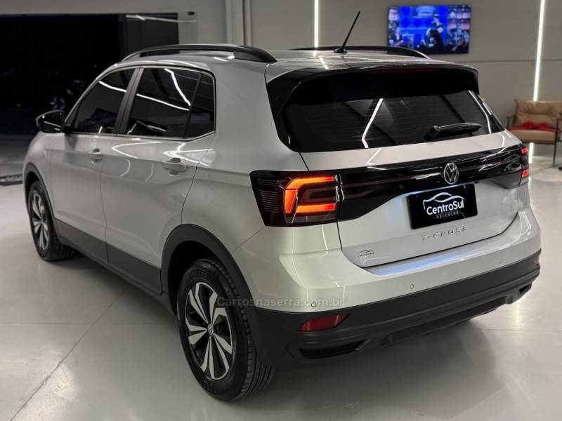 VOLKSWAGEN - T-CROSS - 2022/2023 - Prata - R$ 102.900,00