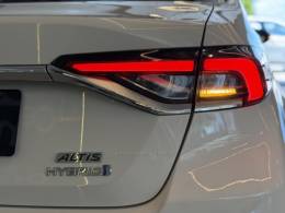 TOYOTA - COROLLA - 2022/2023 - Branca - R$ 152.900,00