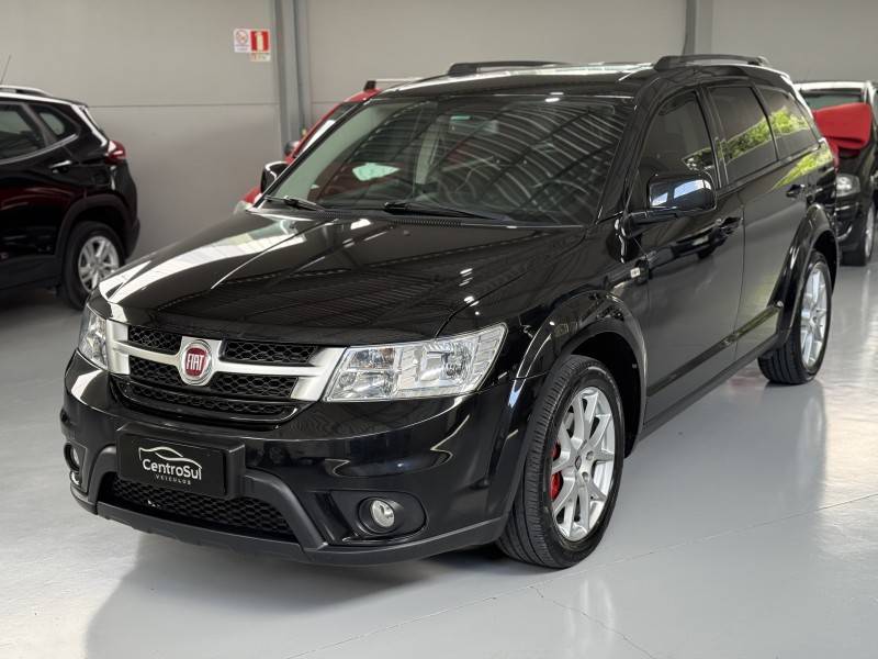 FIAT - FREEMONT - 2014/2014 - Preta - R$ 59.900,00