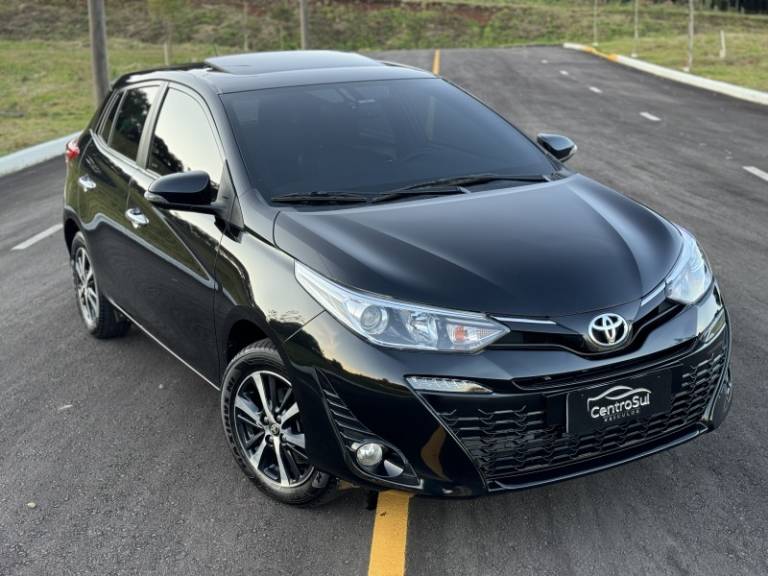 TOYOTA - YARIS - 2018/2019 - Preta - R$ 83.900,00