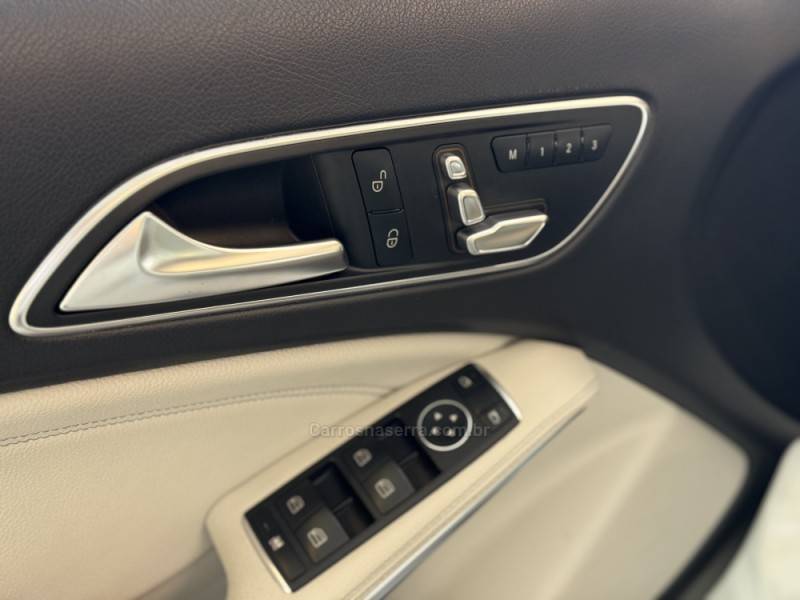 MERCEDES-BENZ - GLA 200 - 2018/2019 - Branca - R$ 133.900,00