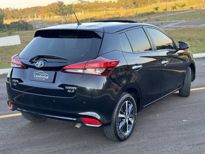 TOYOTA - YARIS - 2018/2019 - Preta - R$ 83.900,00