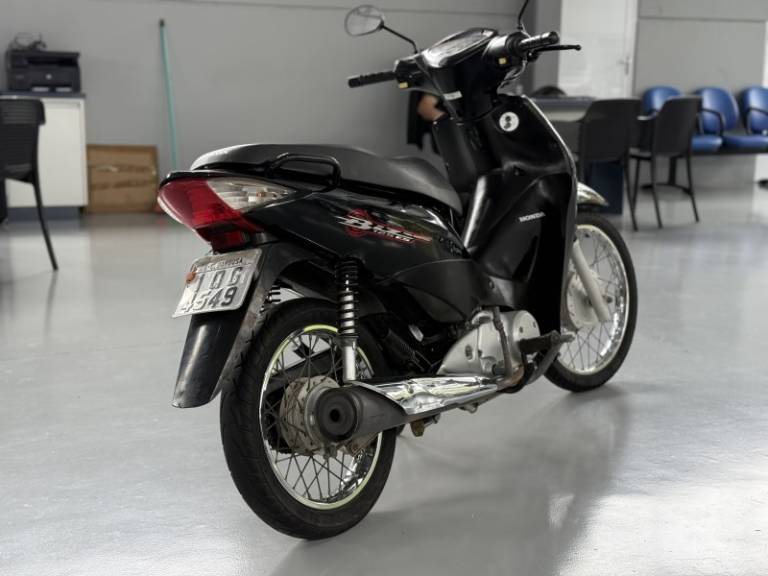 HONDA - BIZ 125 - 2009/2010 - Preta - R$ 8.900,00